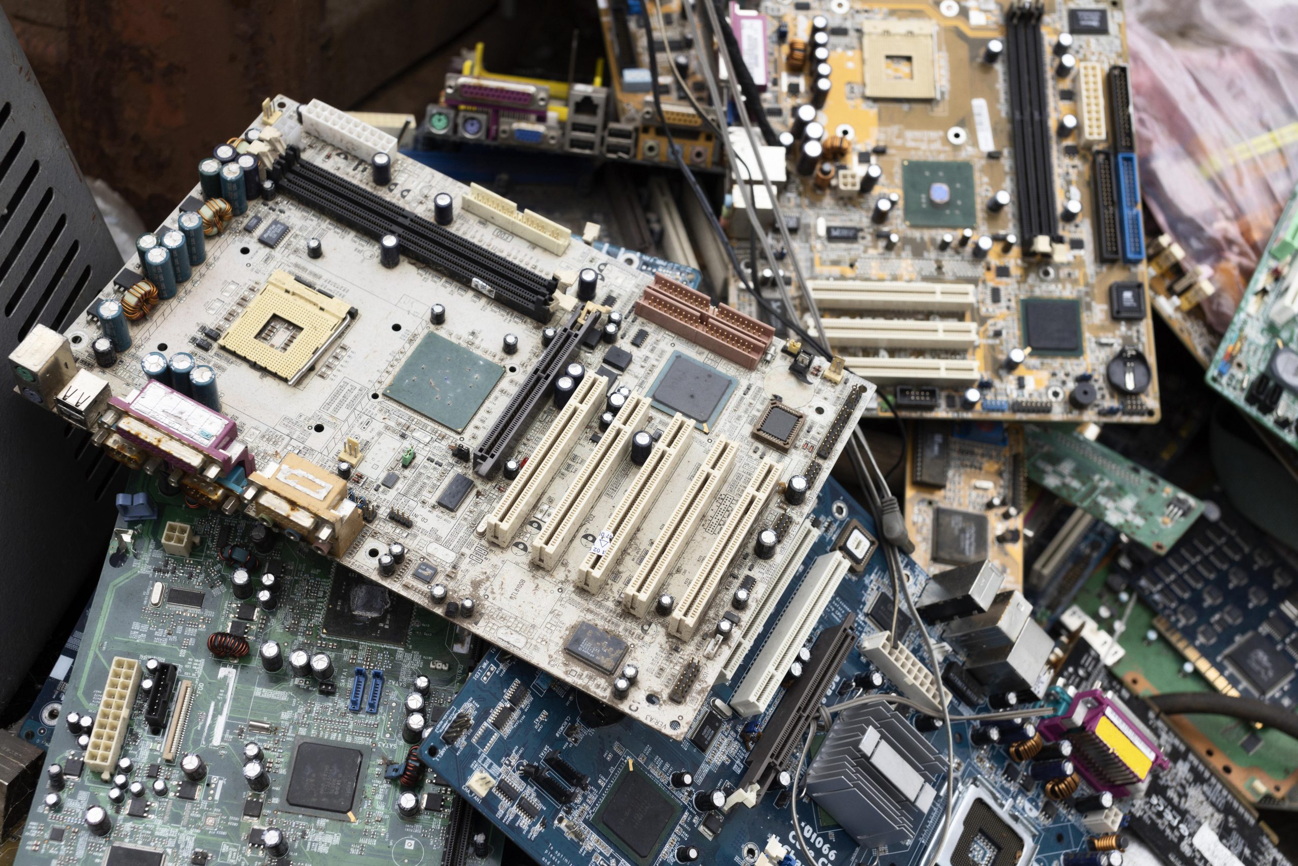 The increase in e-waste increasingly calls for concern about the ecological transition